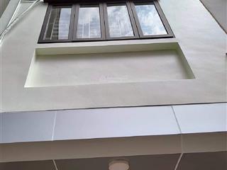 Bán nhà ngõ 196 cầu giấy, 32m2x5 tầng, ngõ thông. 9,8 tỷ. e 0982 851 ***