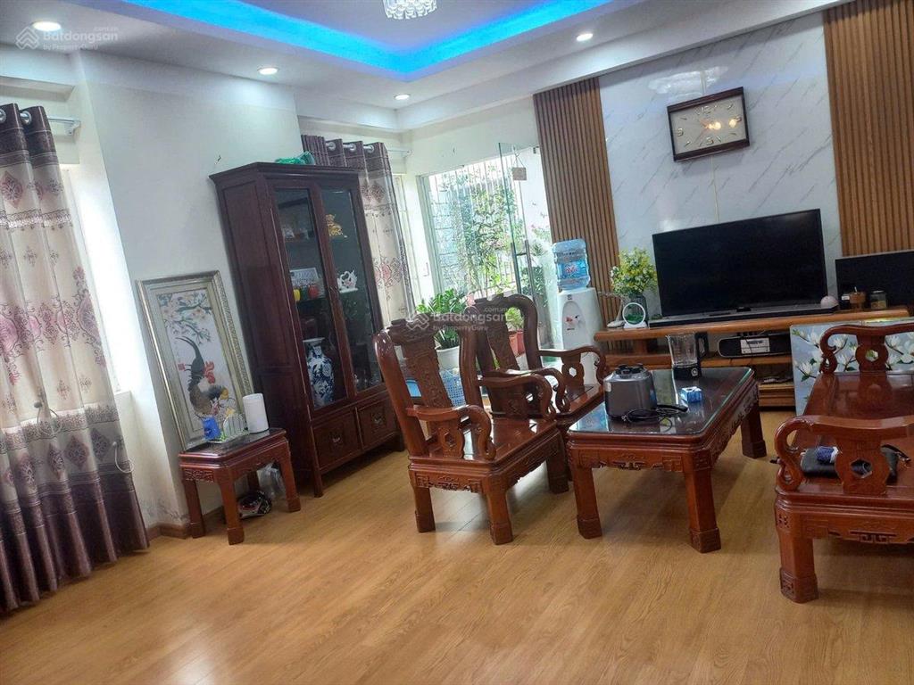 Bán căn hộ tập thể trường múa, mai dịch, 85m2, 3 ngủ, lô góc. 3.85 tỷ