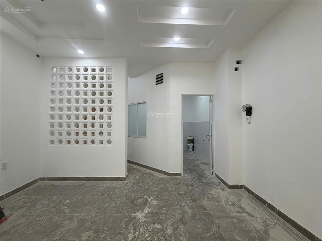 Chính chủ bán nhà riêng hẻm 100, lê quang định, 7,95 tỷ, 43,8 m2, 6pn, 6wc.  dung xem nhà