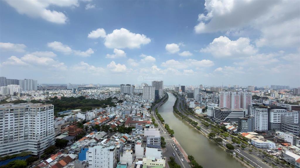 Cần bán ch 2 pn, 1 wc river gate full nội thất  giá 5,9 tỷ, tầng cao.  dung 0916 020 ***