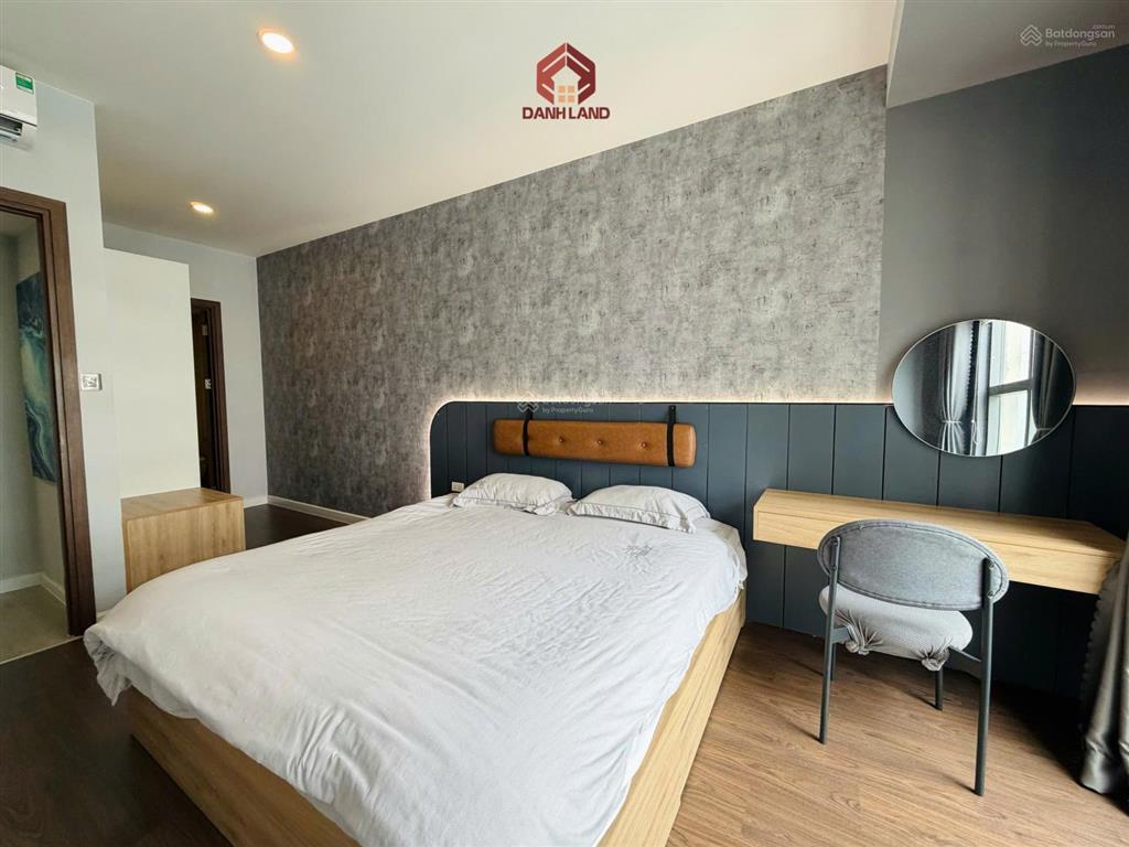 Bán ch 2 pn tại saigon royal view bitexco full nội thất  giá 11,750 tỷ (đang có hđ thuê).  dung