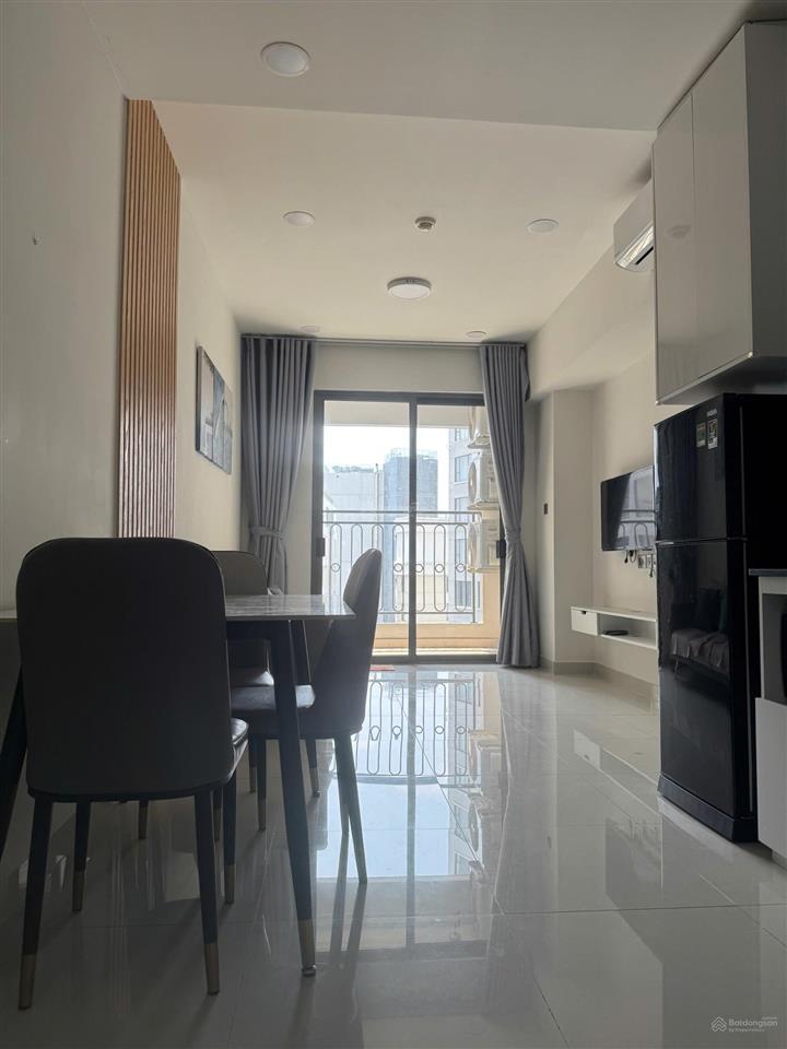 Bán saigon royal 2 pn, 1 wc full nội thất  giá 7 tỷ.  dung (danh land) đi xem nhà