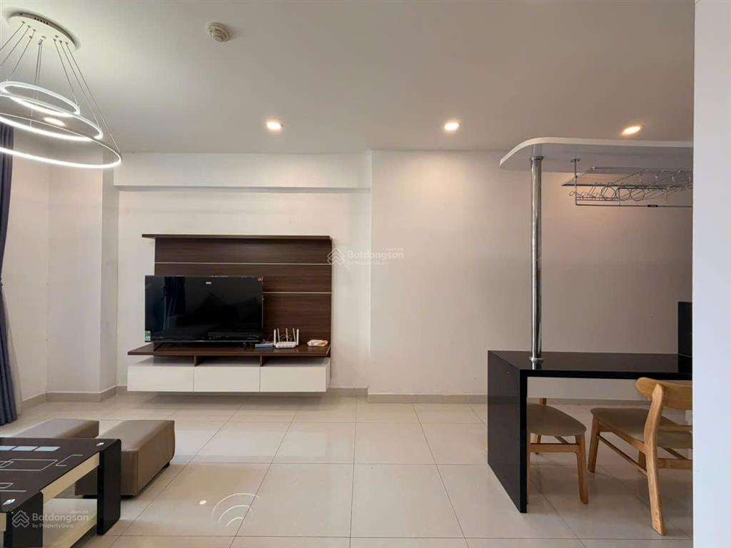 Cho thuê saigon royal 2 pn, 1 wc full nội thất  giá 19 tr.  dung (danh land) đi xem nhà