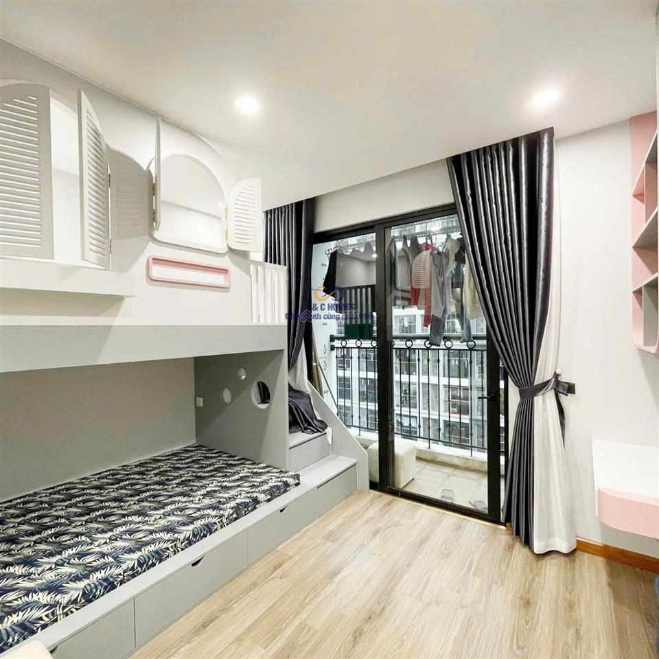 Bán gấp căn 2 ngủ 81m2 toà t10, full đồ, giá chỉ 8,8 tỷ rẻ nhất thị trường.  0813 489 ***