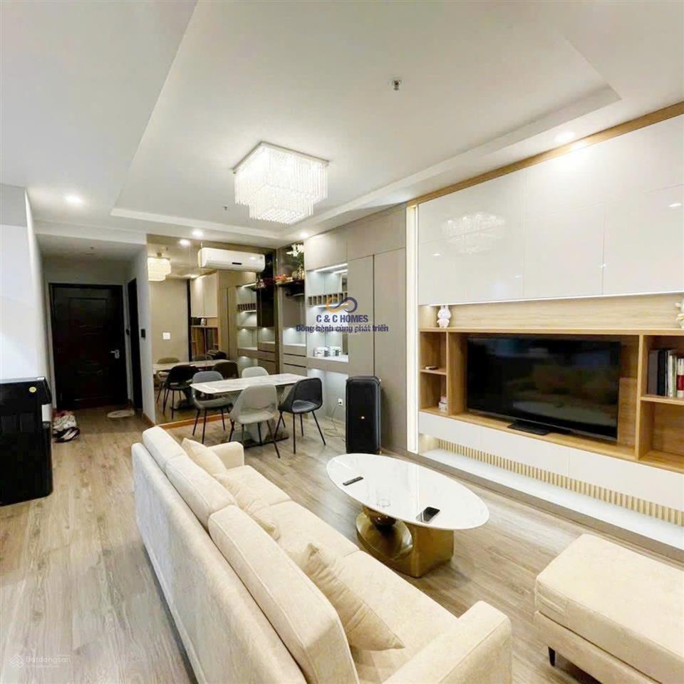 Bán gấp căn 2 ngủ 81m2 toà t10, full đồ, giá chỉ 8,8 tỷ rẻ nhất thị trường.  0813 489 ***