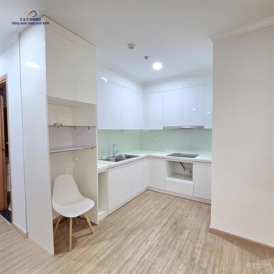 Cho thuê 2pn  2vs  88m2 tòa park hill, không đồ, giá chỉ 15tr rẻ nhất thị trường.  0813 489 ***