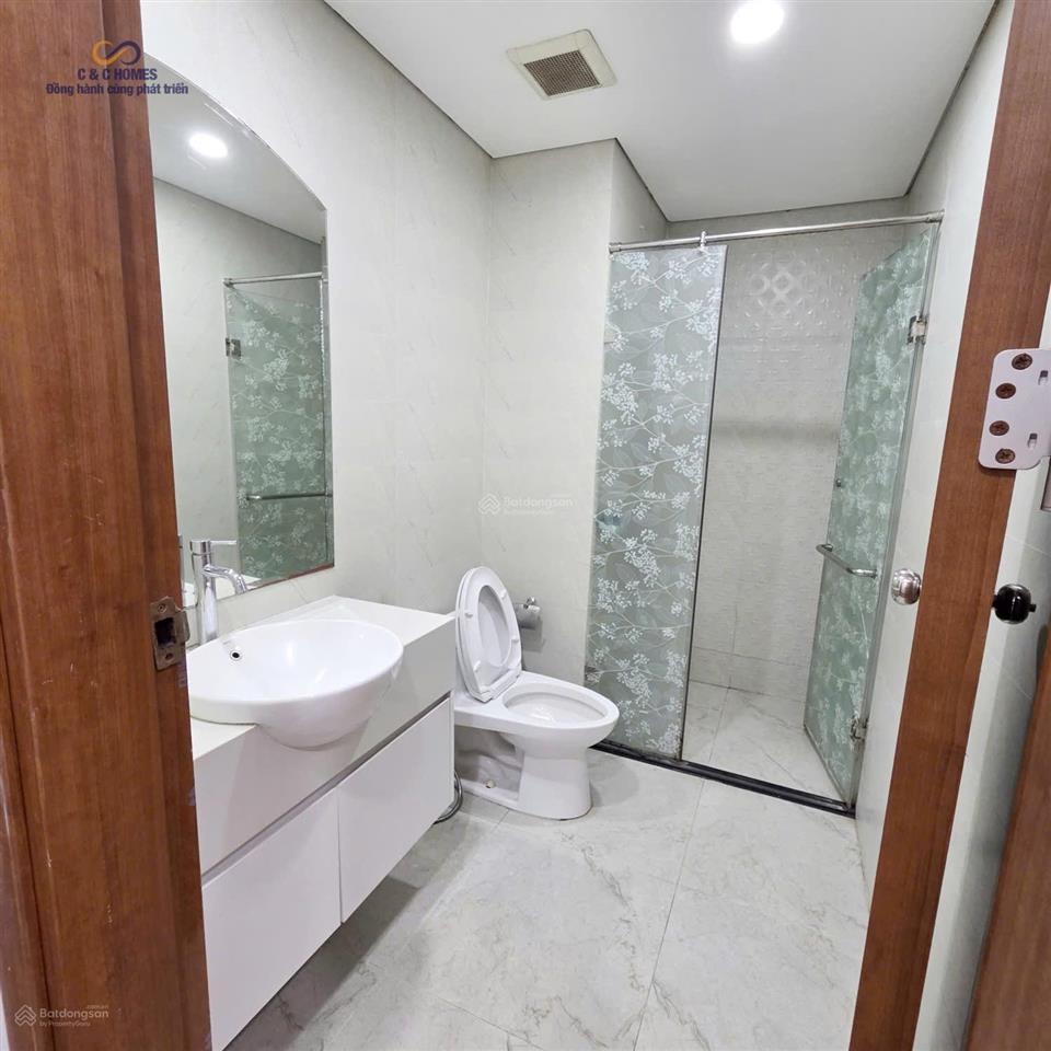 Cho thuê 2pn  2vs  88m2 tòa park hill, không đồ, giá chỉ 15tr rẻ nhất thị trường.  0813 489 ***