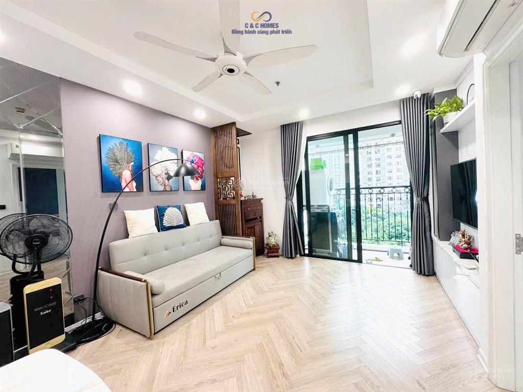 Bán gấp căn 2pn76m toà t7 view nhạc nước, có lốt xe oto, giá chỉ 10,5 tỷ.  0813 489 ***