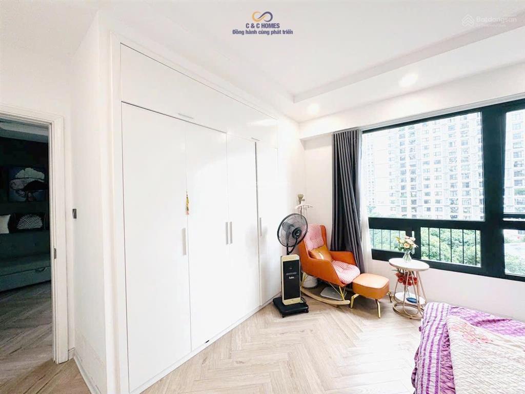 Bán gấp căn 2pn76m toà t7 view nhạc nước, có lốt xe oto, giá chỉ 10,5 tỷ.  0813 489 ***