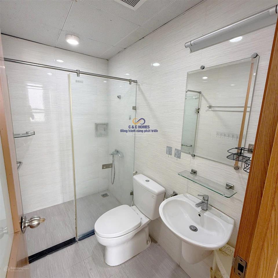 Bán căn 2pn  67m2 nhà nguyên bản, giá chỉ 5,5 tỷ.  0813 489 ***