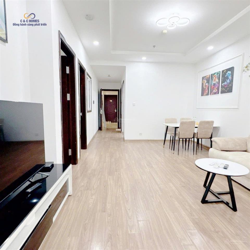Bán gấp căn 2pn tòa t04, có lốt ôtô định danh, chỉ 9,6 tỷ, ban công nam thoáng mát.  0813 489 ***