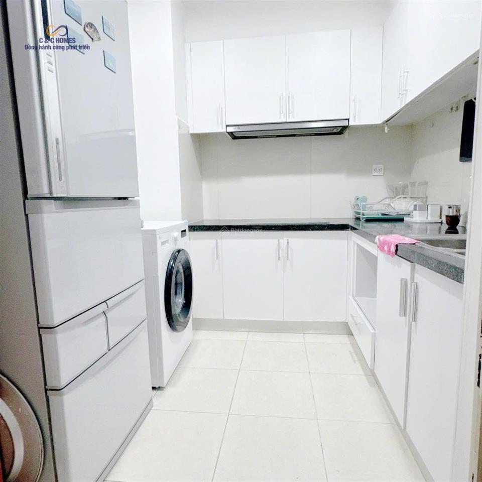 Bán gấp căn 2pn tòa t04, có lốt ôtô định danh, chỉ 9,6 tỷ, ban công nam thoáng mát.  0813 489 ***