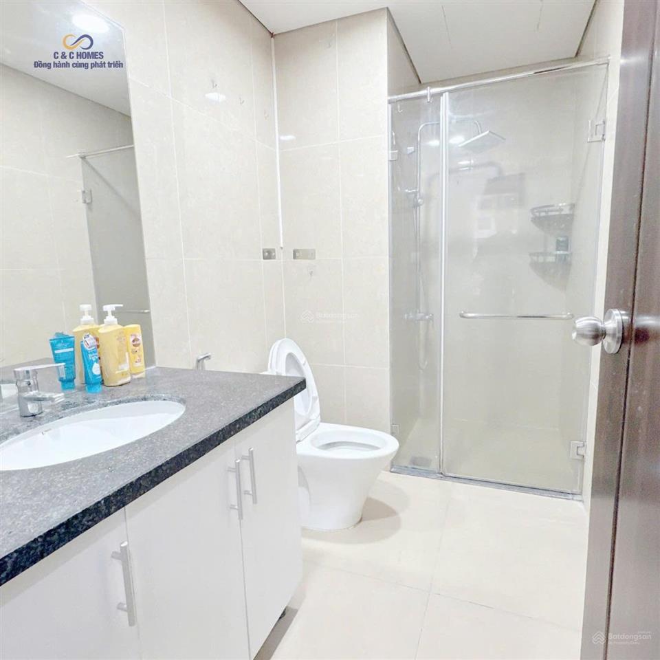 Bán gấp căn 2pn tòa t04, có lốt ôtô định danh, chỉ 9,6 tỷ, ban công nam thoáng mát.  0813 489 ***