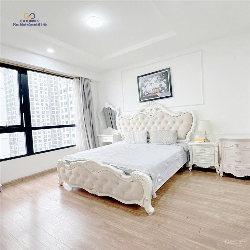 Bán gấp căn 2pn tòa t04, có lốt ôtô định danh, chỉ 9,6 tỷ, ban công nam thoáng mát.  0813 489 ***