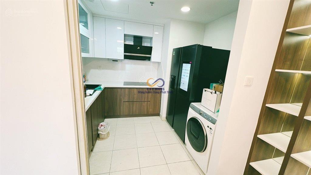 Bán gấp căn 2pn  90m tòa times, có lốt ôtô định danh, chỉ 10,7 tỷ.  0813 489 ***