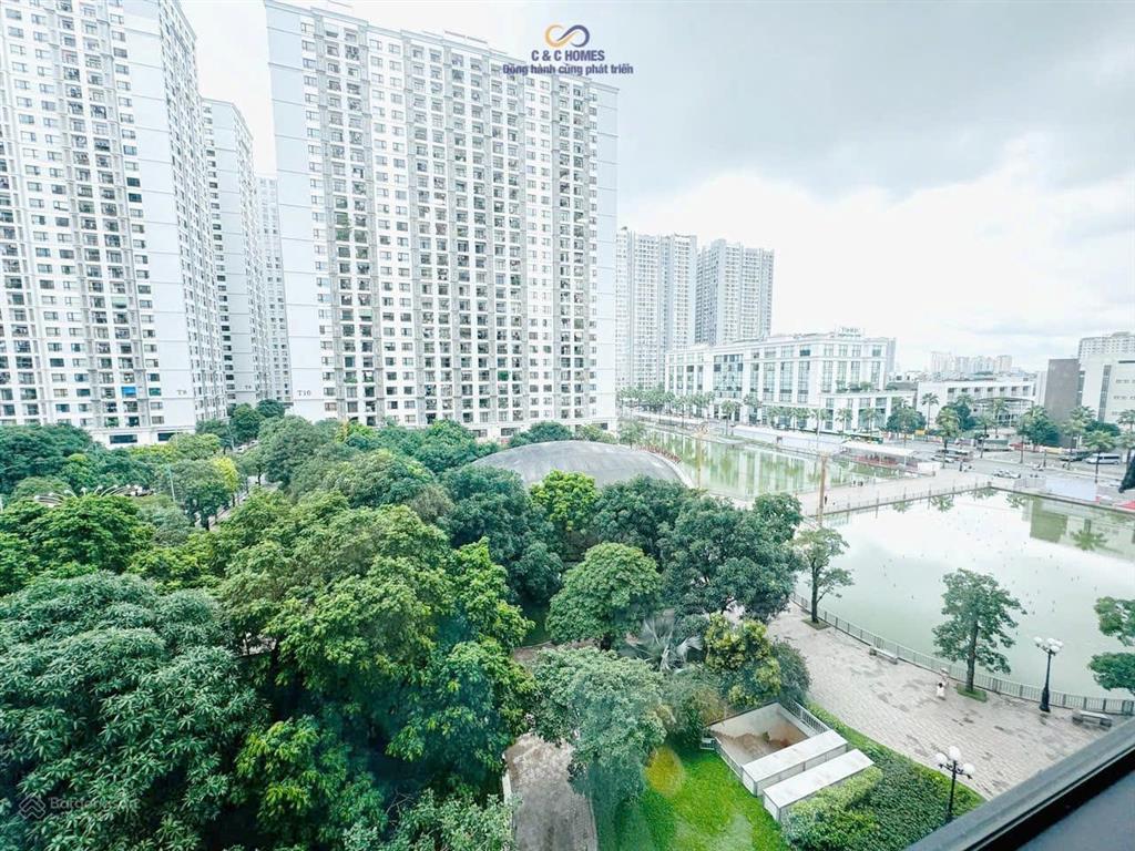 Bán gấp căn 2pn76m toà t7 view nhạc nước, có lốt xe oto, chỉ 9,7 tỷ.  0944 537 ***