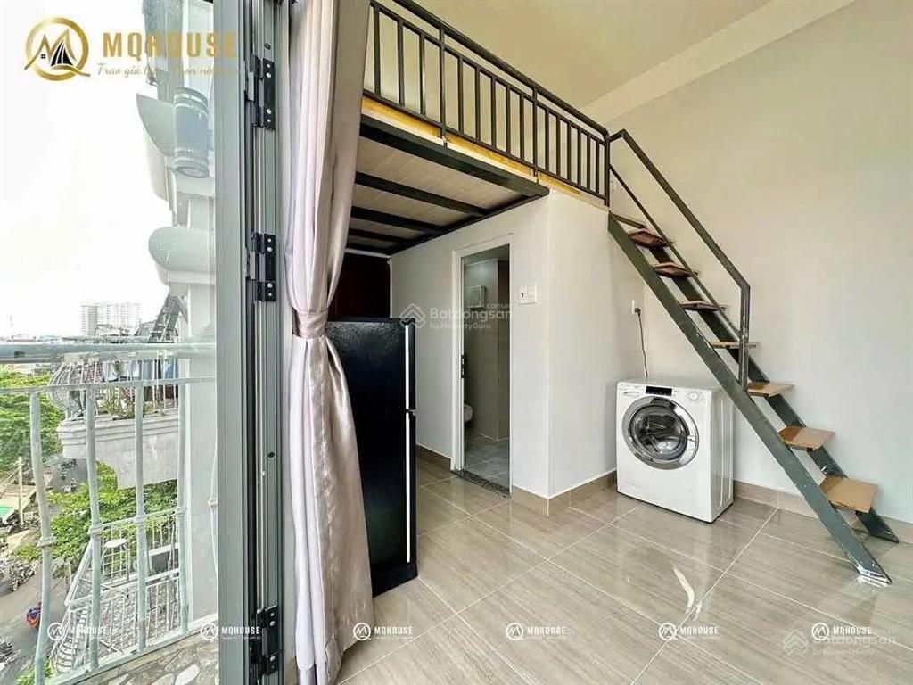 Phòng gác ban công cửa sổ trời, gần nguyễn tất thành, mới 100% rộng ở 34 người