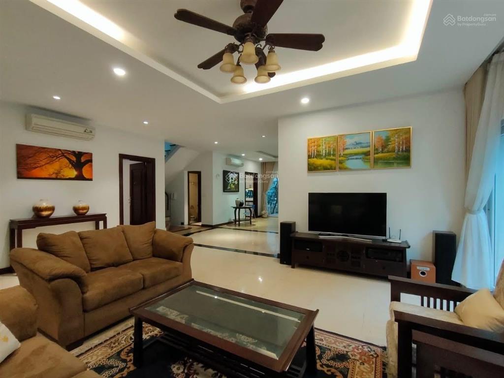 Cần bán biệt thự đơn lập vườn tùng giá tốt