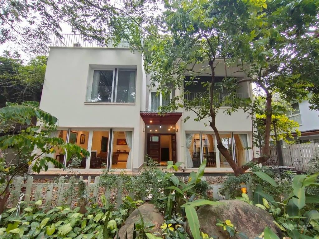 Cần bán biệt thự đơn lập vườn tùng giá tốt