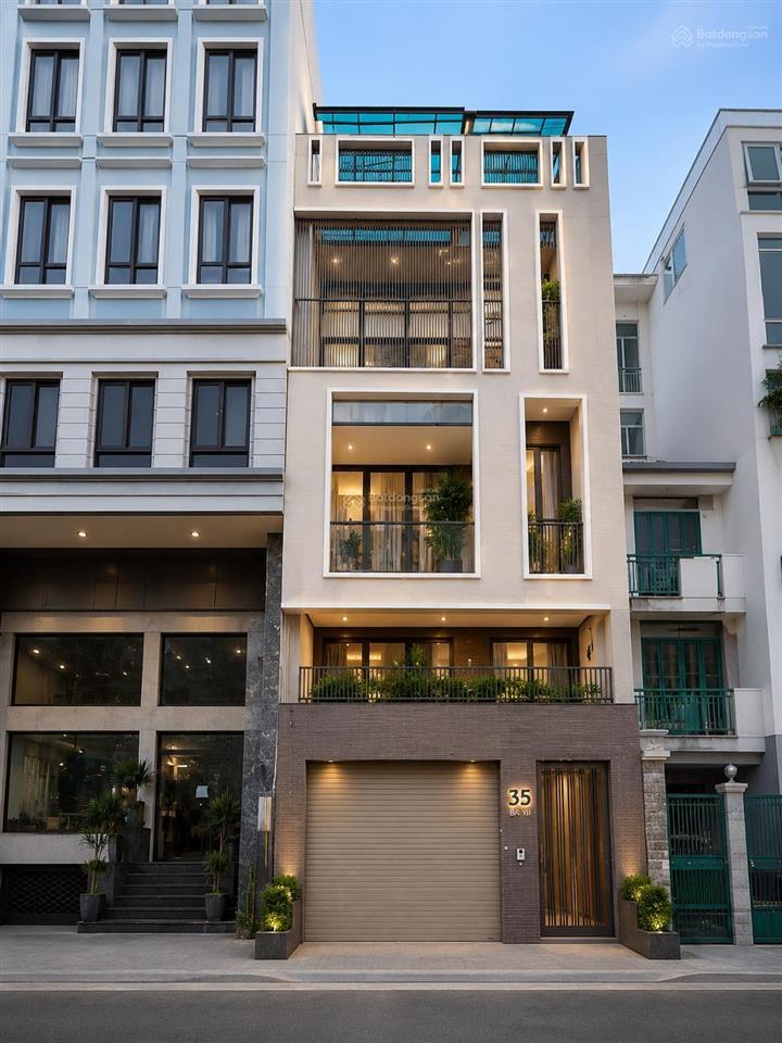 Bán nhà khu sân bay ngang 5.35m, hầm 6 tầng, khai thác ngay giá 20.5 tỷ