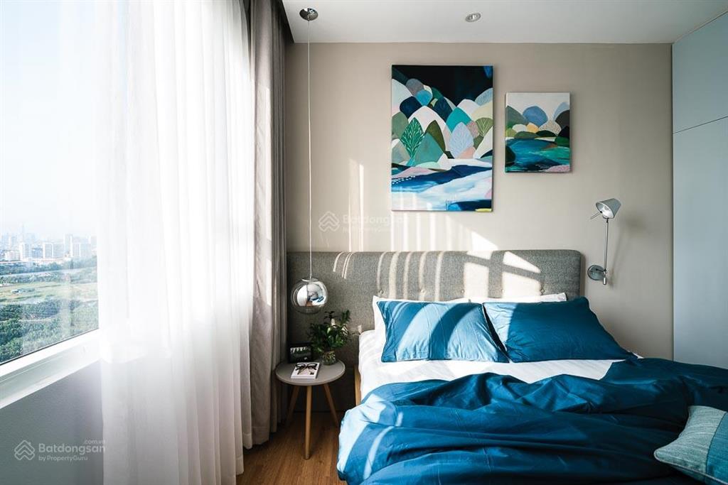 Người quen gửi bán giúp căn hộ 106m2 đầy đủ nội thất, tầng cao view thoáng, hỗ trợ vay bank