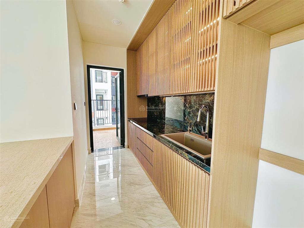 Cần bán gấp căn 75m2 giá bán 5 tỷ 200