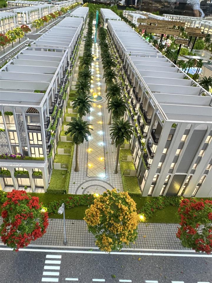 Bán gấp căn shophouse.mua nhà tặng vườn tại emerald symphony.gần trung tâm mới,gần trường học,kcn