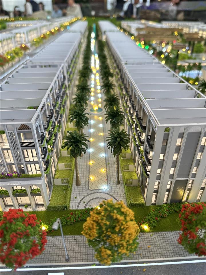 Bán gấp căn shophouse.mua nhà tặng vườn tại emerald symphony.gần trung tâm mới,gần trường học,kcn