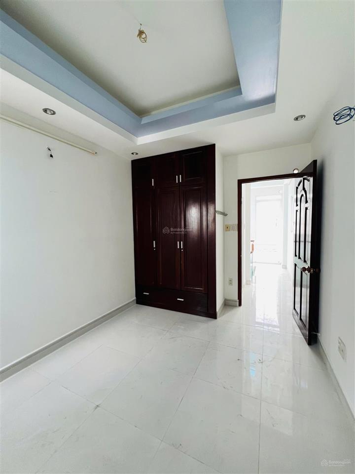 Nhà bán cmt8 q10 xe hơi kia  gần 40m 5tầng btct 7pn làm chdv ngon nhỉnh 7 tỏi tl.