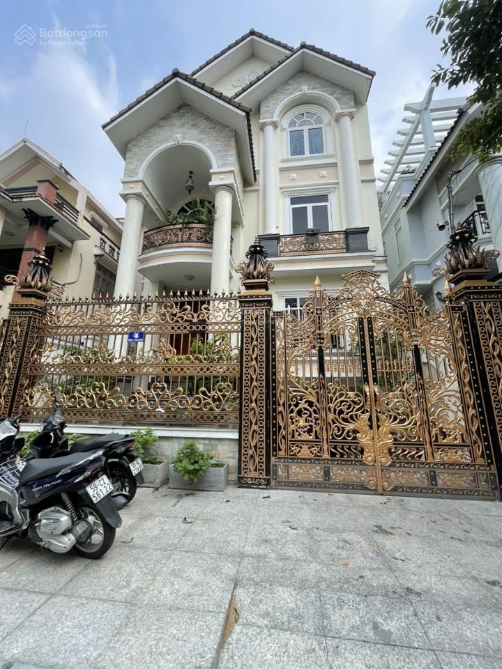 Biệt thự mt đường 6a, khu tên lửa (10x20m) hầm + 3 tấm, giá 34 tỷ