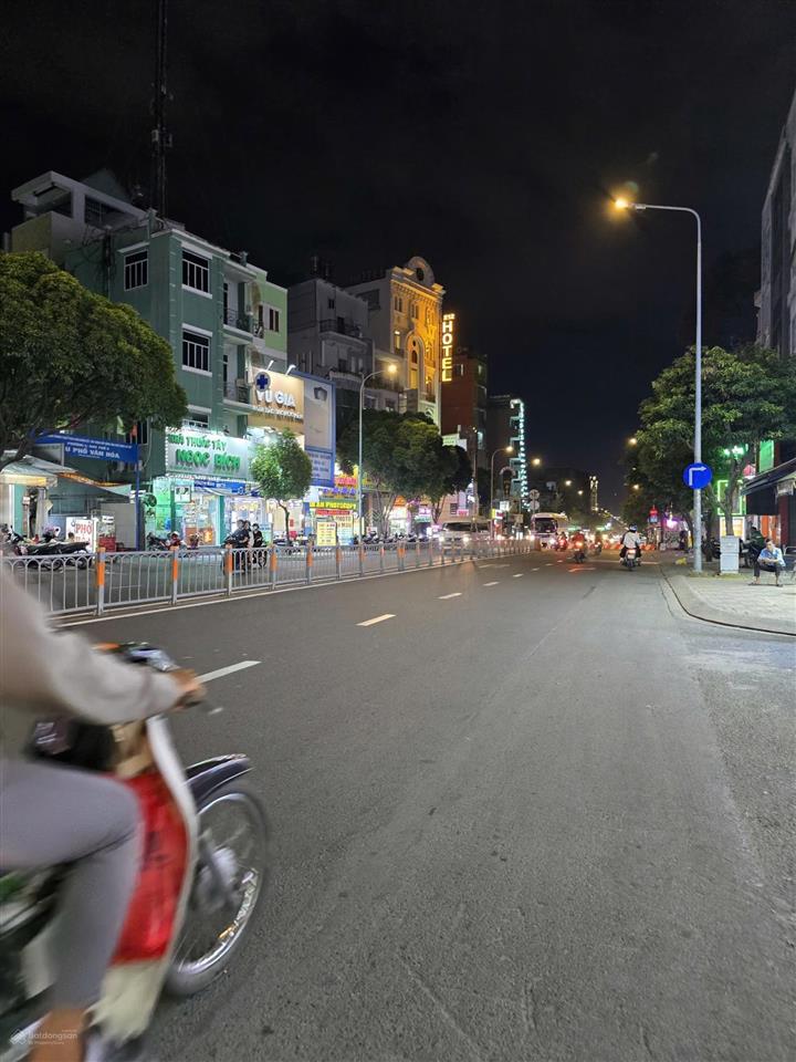Siêu phẩm căn góc 2 lầu mt nguyễn thái sơn gv, 37 tỷ, dt 216m2 hđt 70tr