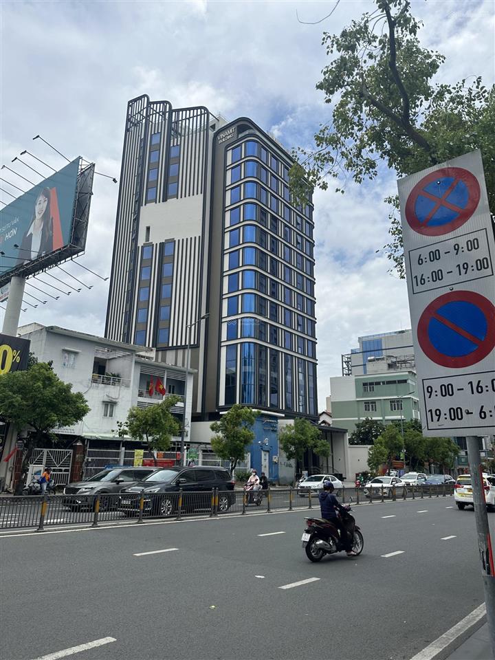 Toà nhà 2h 13 tầng góc 2mt phan đăng lưu, 11500m2 sàn, 260 tỷ hđt 2 tỷ/tháng