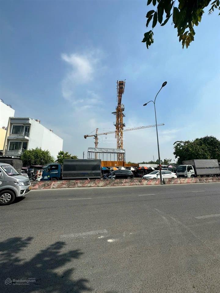 2667m2, 2 mặt tiền lê thị hà, 30x80m giá 93 tỷ, hđt 280 triệu/tháng