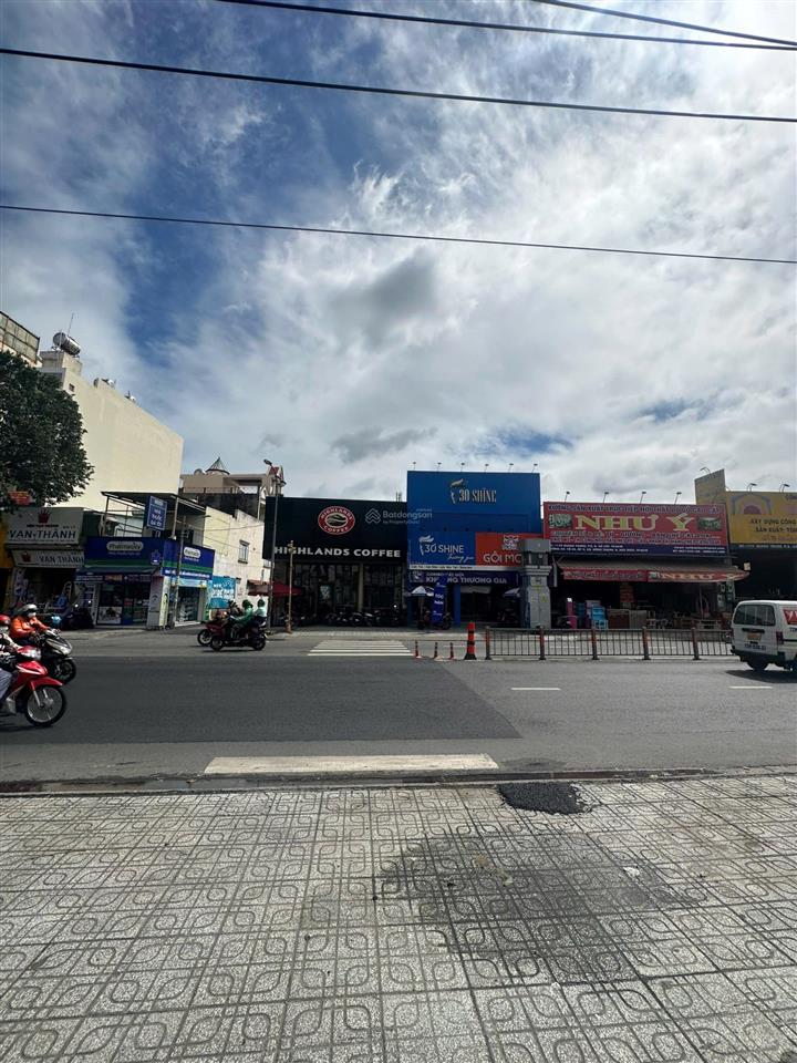 Bán nhà 1180 quang trung, dt 16x25m đang cho highland thuê 160tr/tháng