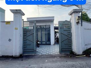 Bán nhà lô góc diện tích khủng 163m2, 2 mặt tiền song hành thị trấn  hóc môn