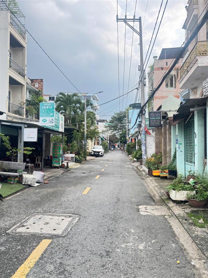 Bán nhà mặt tiền đường trung mỹ tây 3 cách nguyễn ảnh thủ chỉ 150m, quận 12