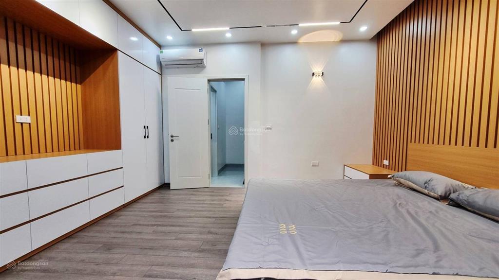 Kim đồnggiáp bátô tô đỗ cửa5m ra phố5 tầngkinh doanh