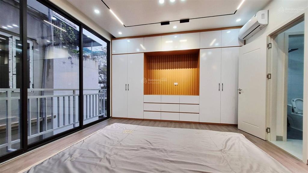 Kim đồnggiáp bátô tô đỗ cửa5m ra phố5 tầngkinh doanh