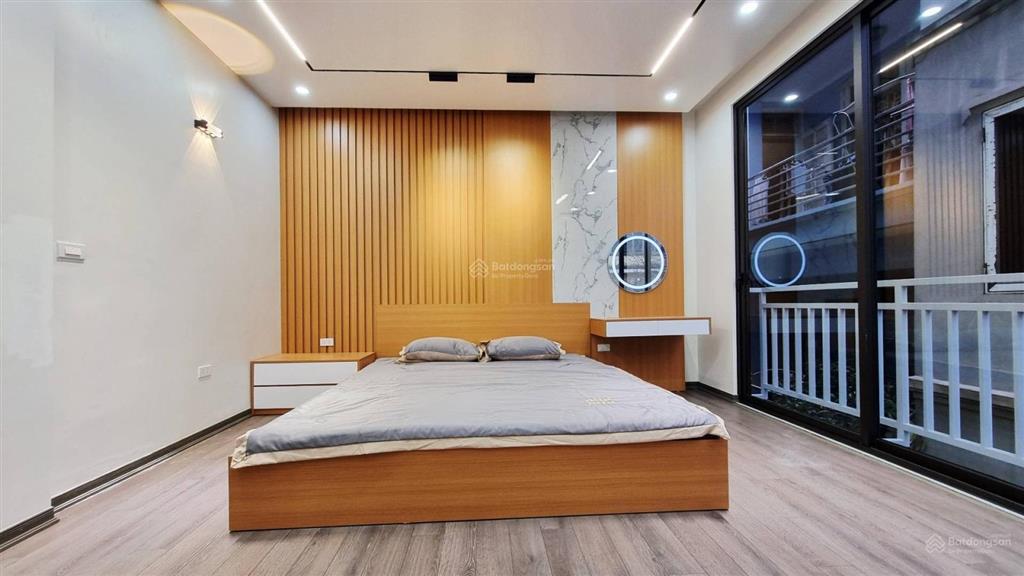 Kim đồnggiáp bátô tô đỗ cửa5m ra phố5 tầngkinh doanh