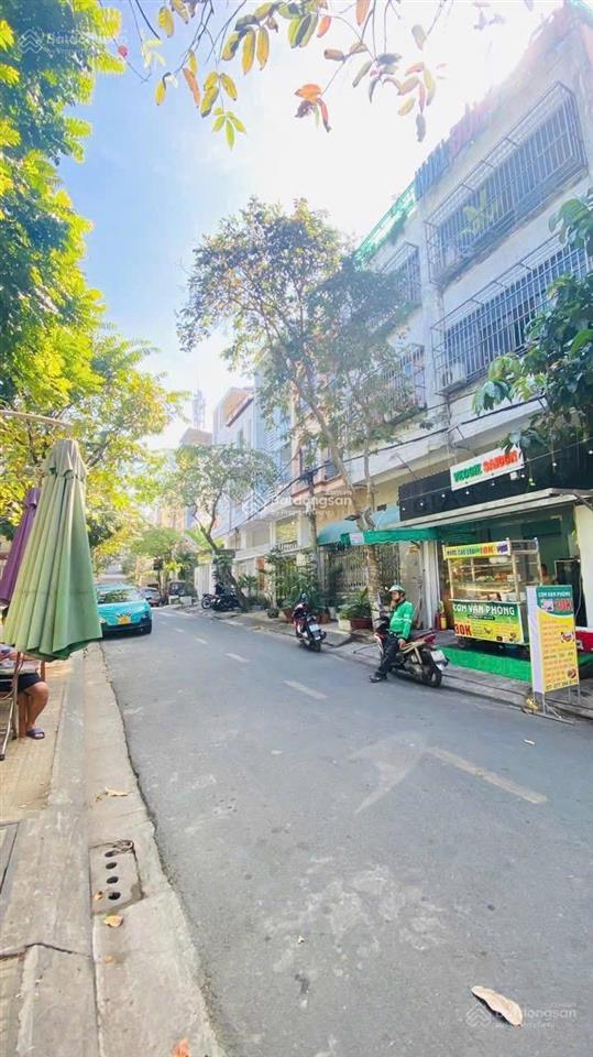 Bán nhà 100m2 4 tầng st giá 18,8 tỷ tl  47 đường số 9 kdc trung sơn giáp quận 7