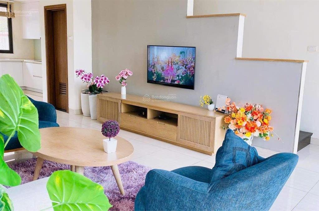 Cho thuê liền kề 5pn ,6vs villa royal lotus , hoàng quốc việt , hùng thắng , hạ long giá 17tr/thg