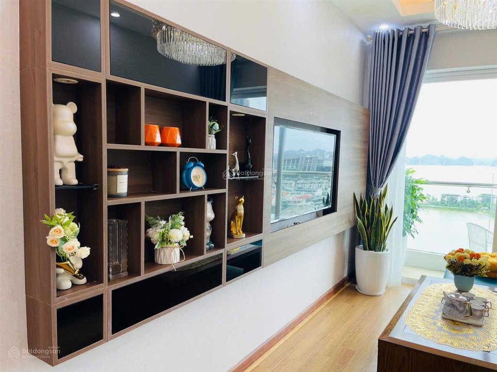Chính chủ cần bán căn hộ 2 ngủ, 2 vệ sinh diện tích 76m², view chính biển cực đẹp, giá tốt