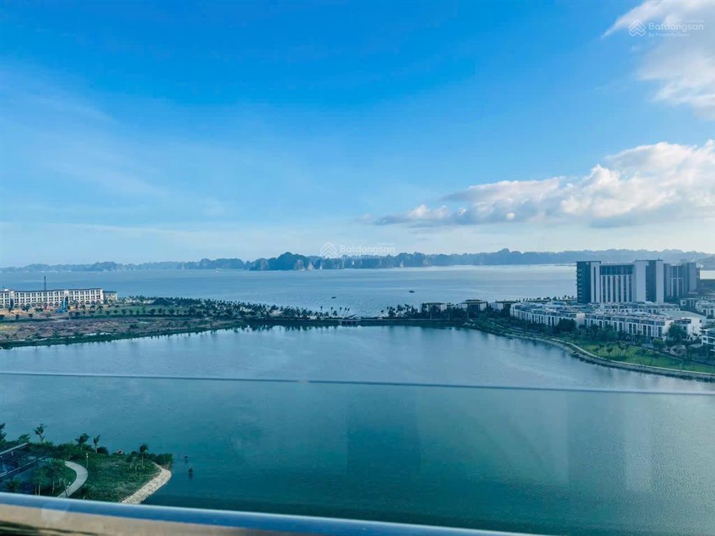 Chính chủ cần bán căn hộ 2 ngủ, 2 vệ sinh diện tích 76m², view chính biển cực đẹp, giá tốt