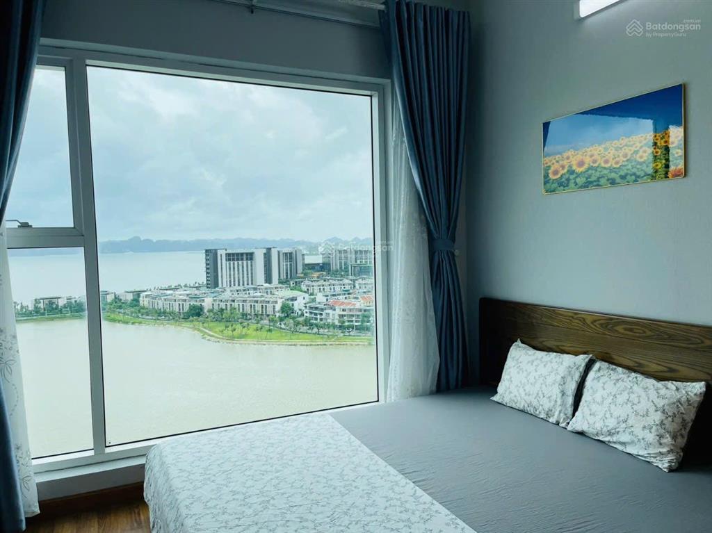 Chính chủ cần bán căn hộ 2 ngủ, 2 vệ sinh diện tích 76m², view chính biển cực đẹp, giá tốt