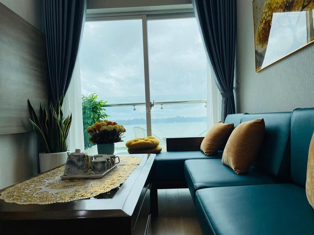 Chính chủ cần bán căn hộ 2 ngủ, 2 vệ sinh diện tích 76m², view chính biển cực đẹp, giá tốt