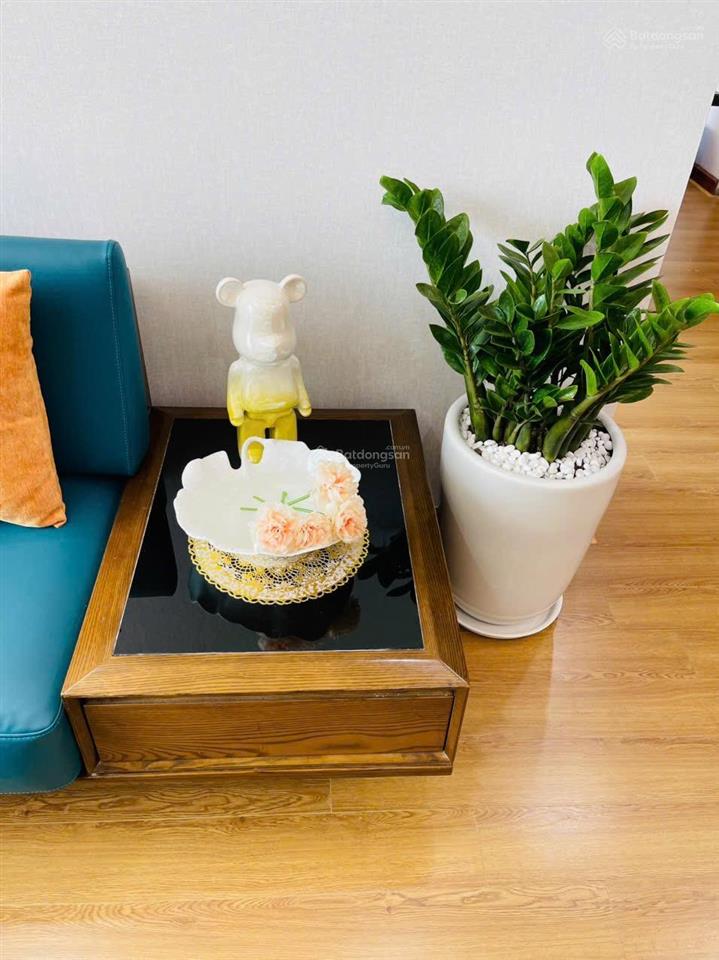 Chính chủ cần bán căn hộ 2 ngủ, 2 vệ sinh diện tích 76m², view chính biển cực đẹp, giá tốt
