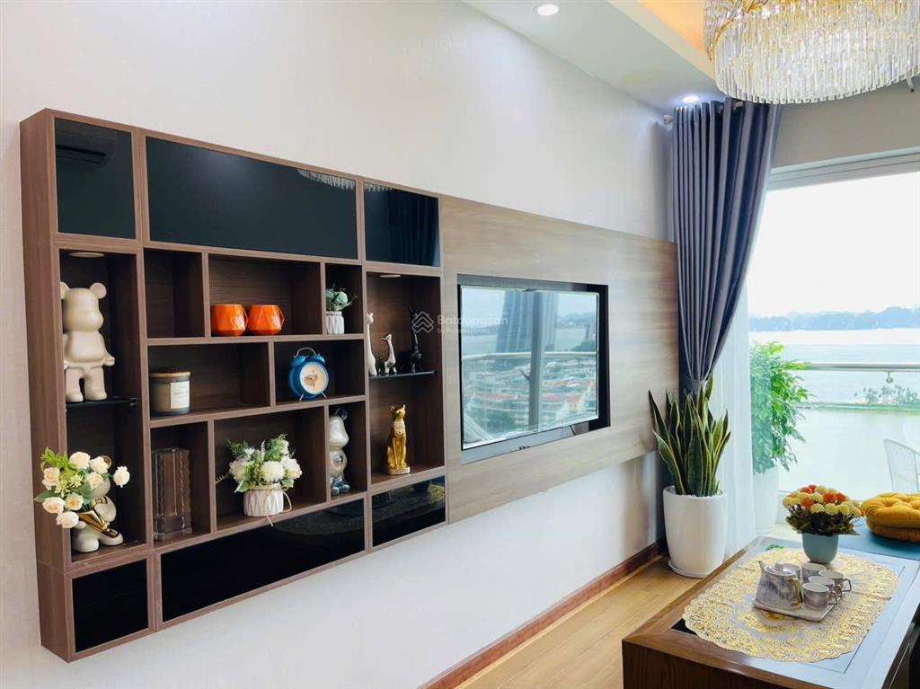 Chính chủ cần bán căn hộ 2 ngủ, 2 vệ sinh diện tích 76m², view chính biển cực đẹp, giá tốt