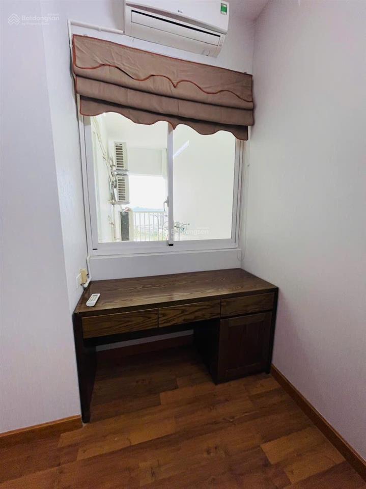 Chính chủ cần bán căn hộ 2 ngủ, 2 vệ sinh diện tích 76m², view chính biển cực đẹp, giá tốt
