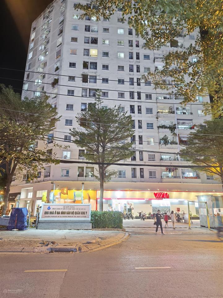 Cho thuê chung cư quân khu 7. bên vinmart.
2pn, 2wc, 80m2. 0938 379 ***