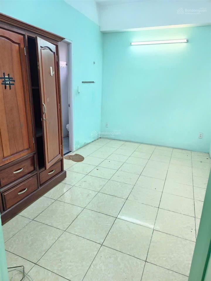 Cho thuê chung cư quân khu 7. bên vinmart.
2pn, 2wc, 80m2. 0938 379 ***